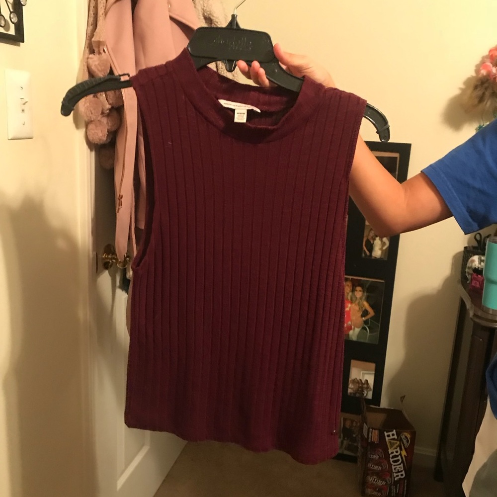 American Eagle crop top